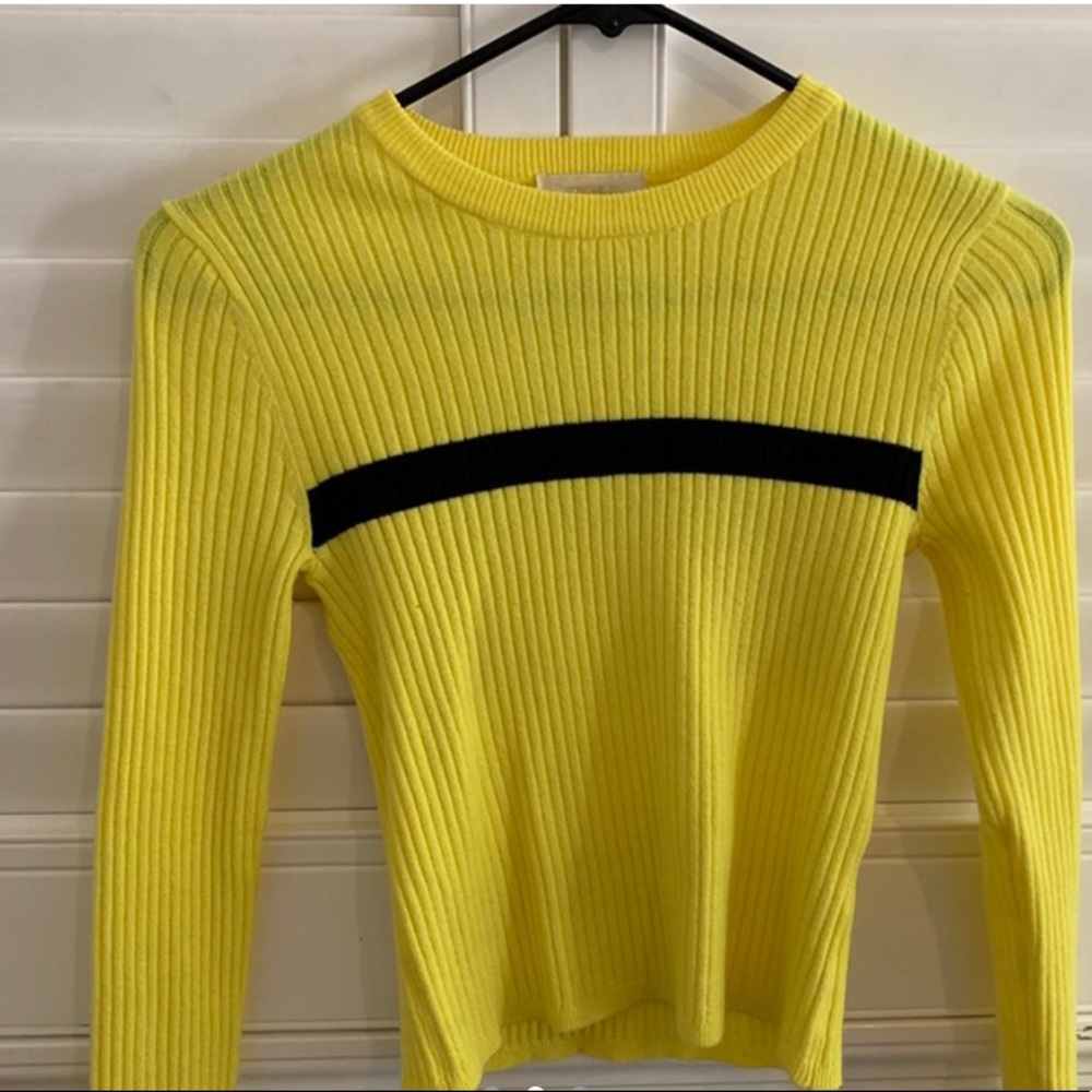 Long sleeve yellow top